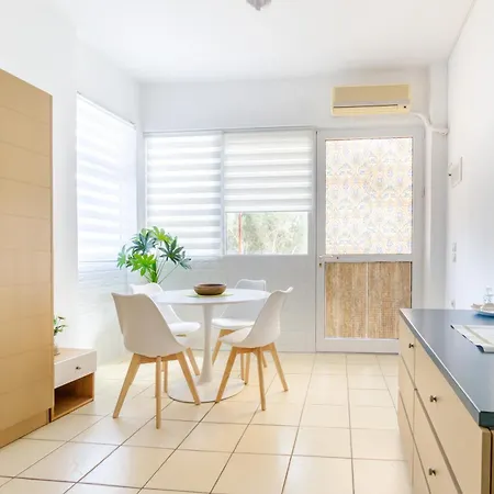 Apartman Elegant Near The Sea