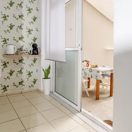 Apartman Elegant Near The Sea